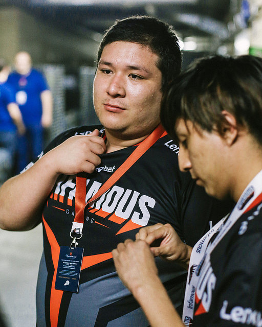 Kingteka, el offlaner peruano